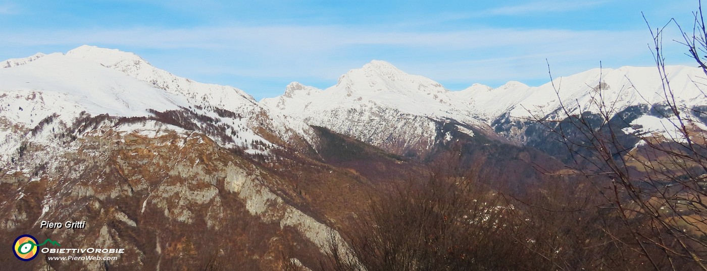 45 Dal vialetto di sosta Menna-Arera-Grem.JPG